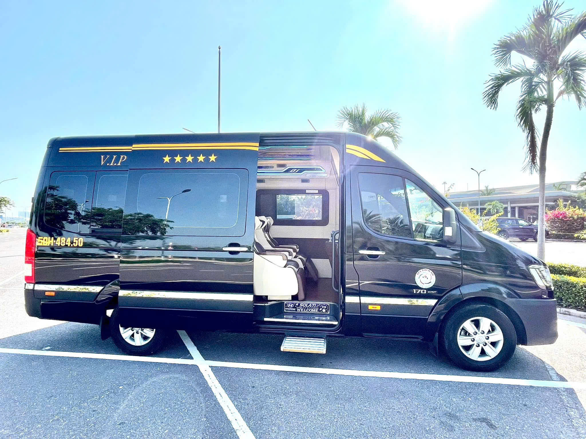dai dien xe limousine