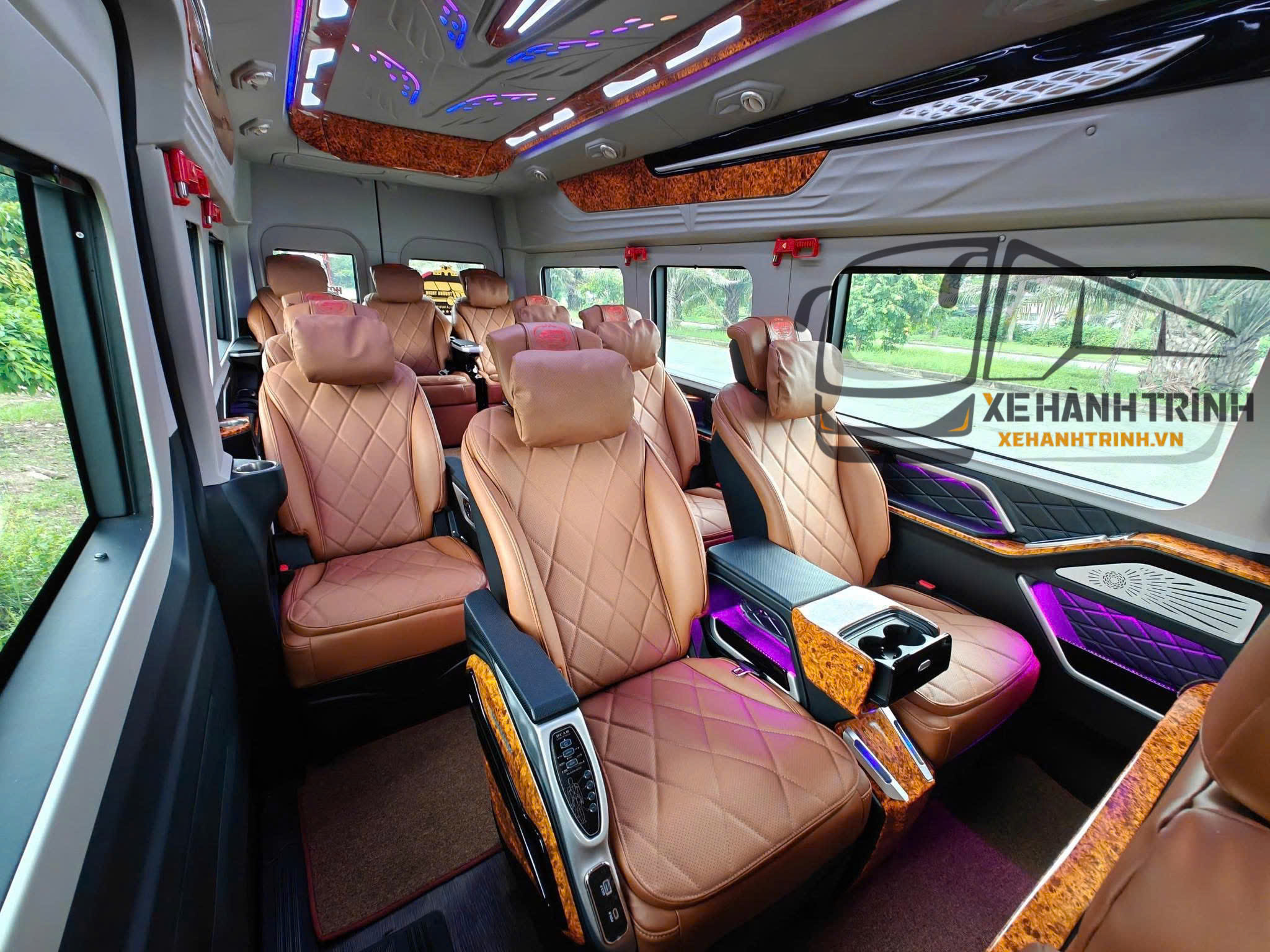 noi that xe limousine ford transit 2