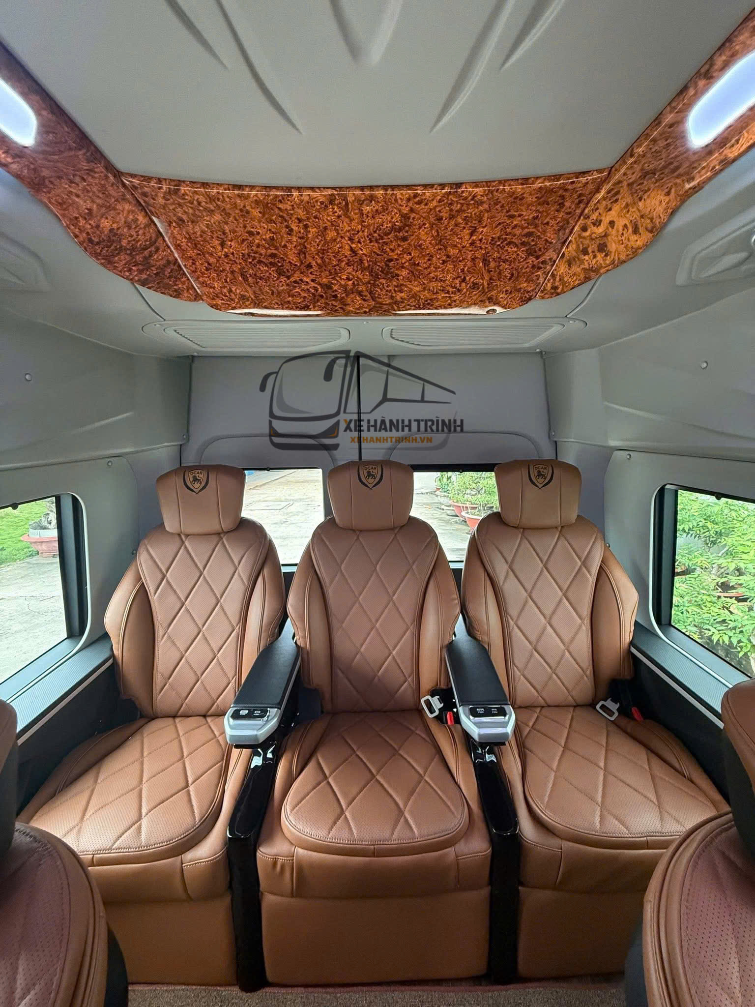 noi that xe limousine ford transit