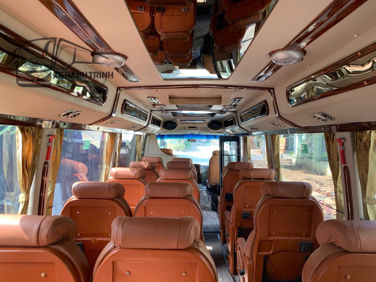 noi that xe limousine fuso 16 cho 2