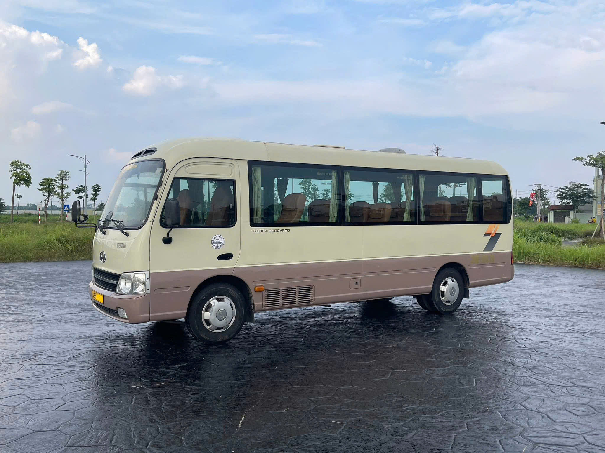 thue xe 29 cho hyundai county