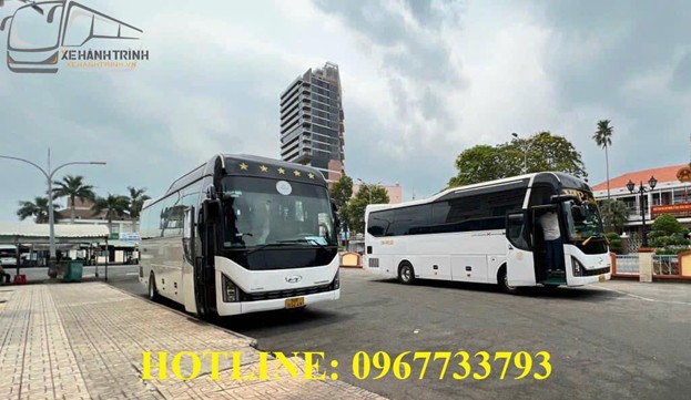 thue xe 35 cho hyundai universe
